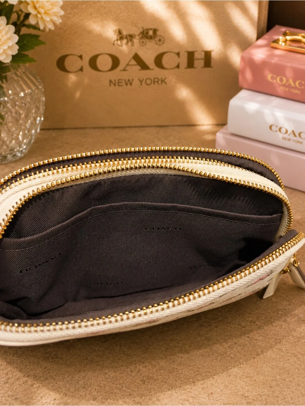 Coach Crossbody Clutch Flower Patch Print Chalk Floral Double Zip EUC